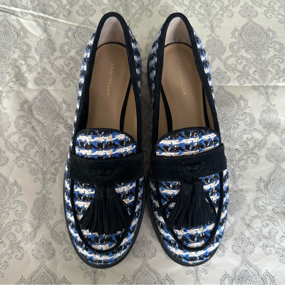 Ann Taylor Blue and Black Tweed Loafers with Tassel Lug Sole size 5.5